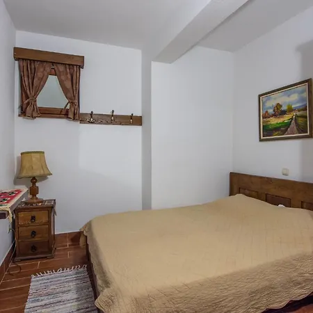 Cozy In With Sauna 펜션 마카르스카