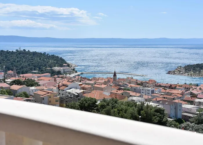 Cozy In With Sauna 마카르스카