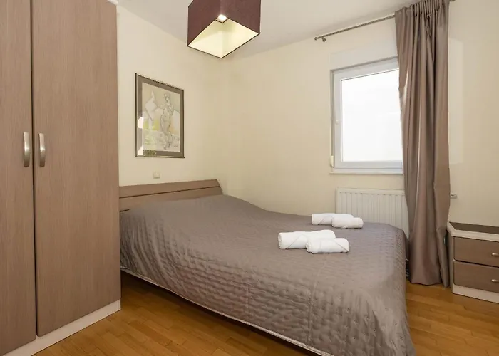 펜션 Cozy In With Sauna 마카르스카