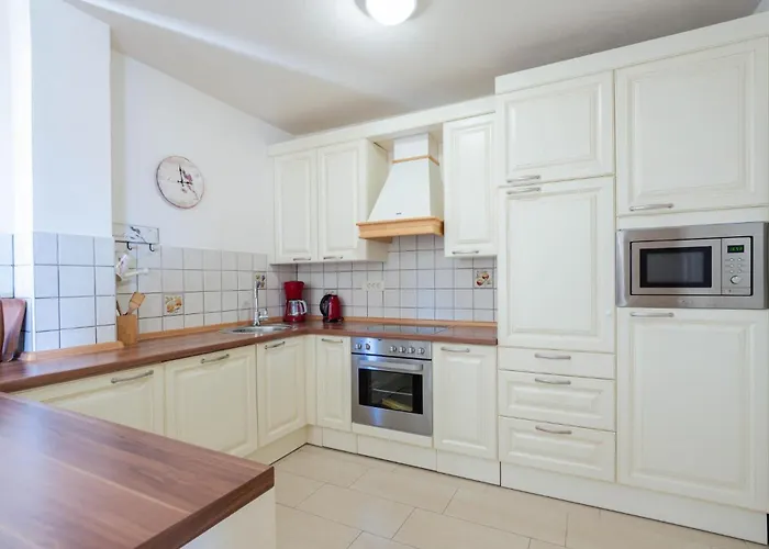 Cozy In With Sauna * 마카르스카