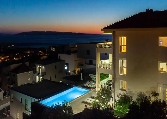 Cozy In With Sauna 마카르스카